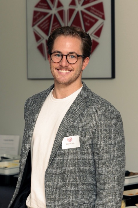 Gianluca Roth, Gründer von Roth AI Studio, München